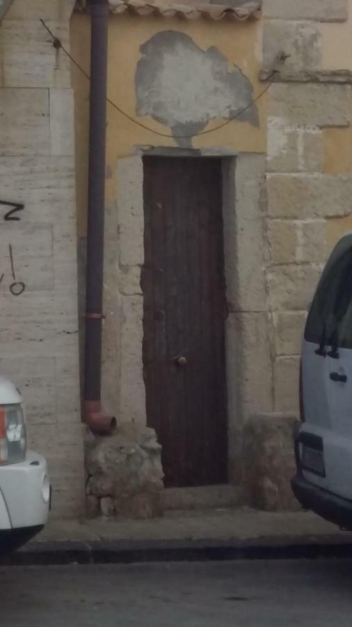 Апартаменты La Casa Dei Gatti Сиракузы Экстерьер фото